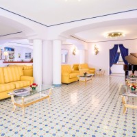 Hotel Gran Paradiso entrance