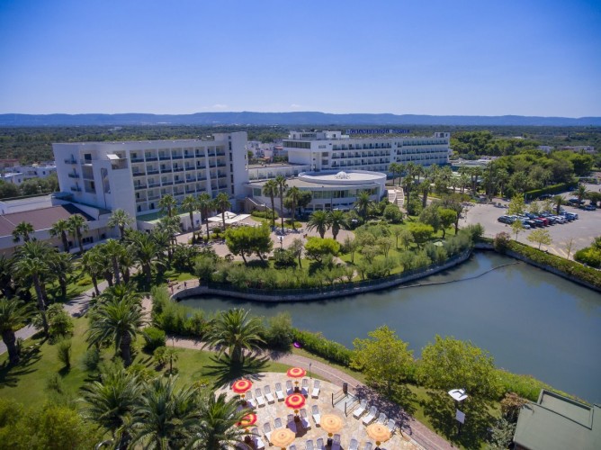 GranSerena Hotel - GranSerena Hotel Village pond