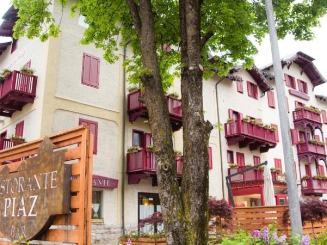Hotel Piaz - External view of the structure