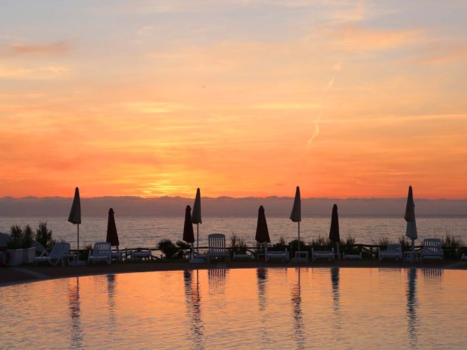 Futura Style Acqua di Mare Resort - Wonderful sunset directly from the pool