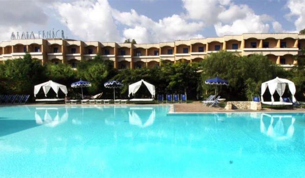 Araba Fenice Village