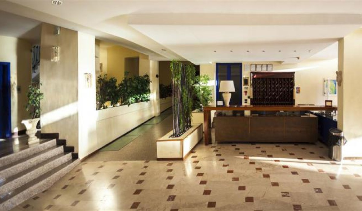Araba Fenice Village