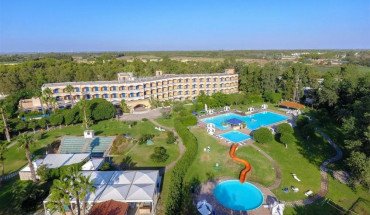 Araba Fenice Village