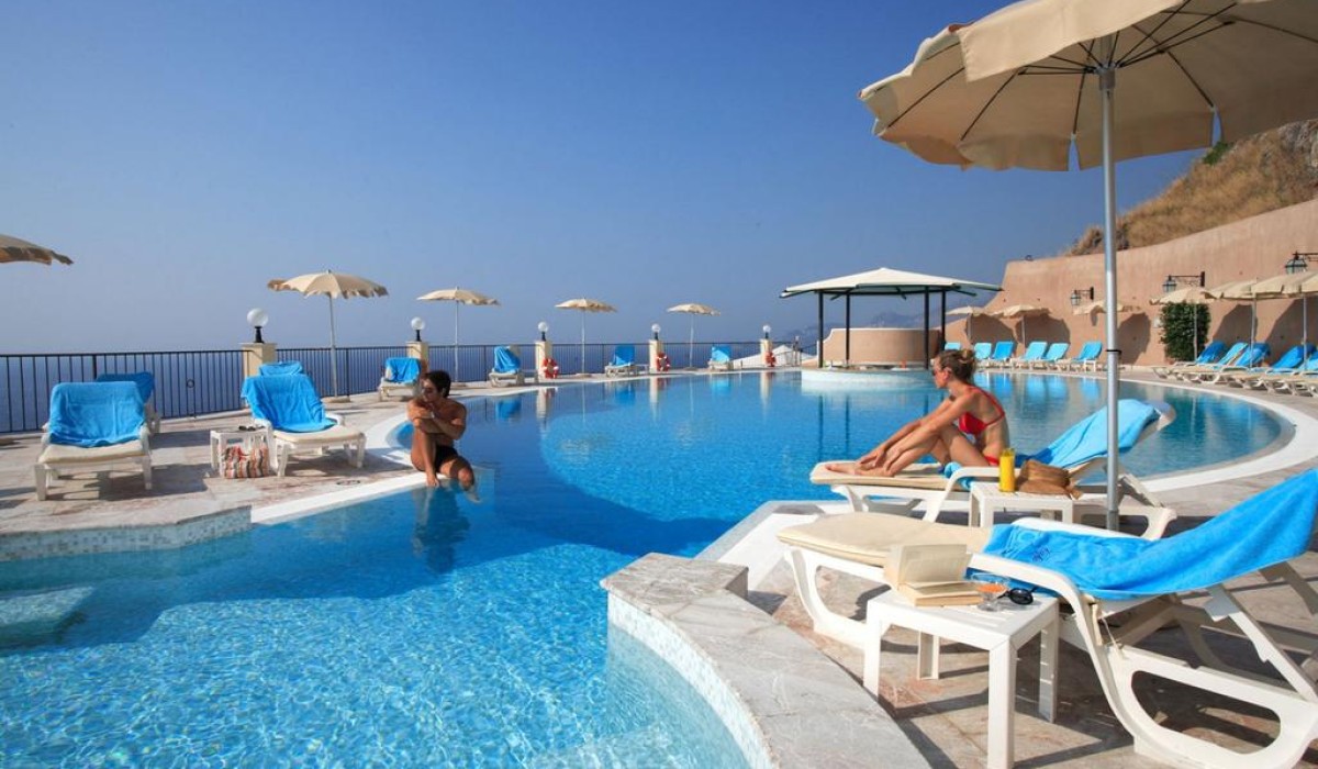Capo dei Greci Resort