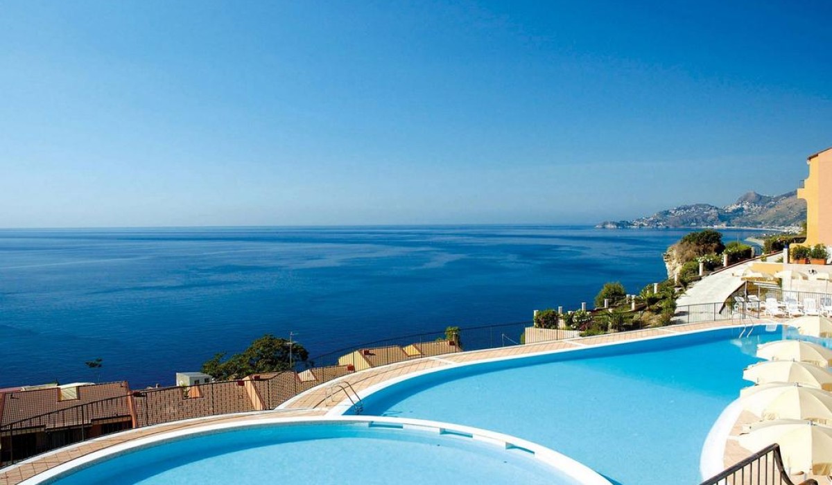Capo dei Greci Resort