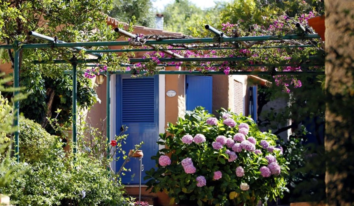 Bungalow Club Village