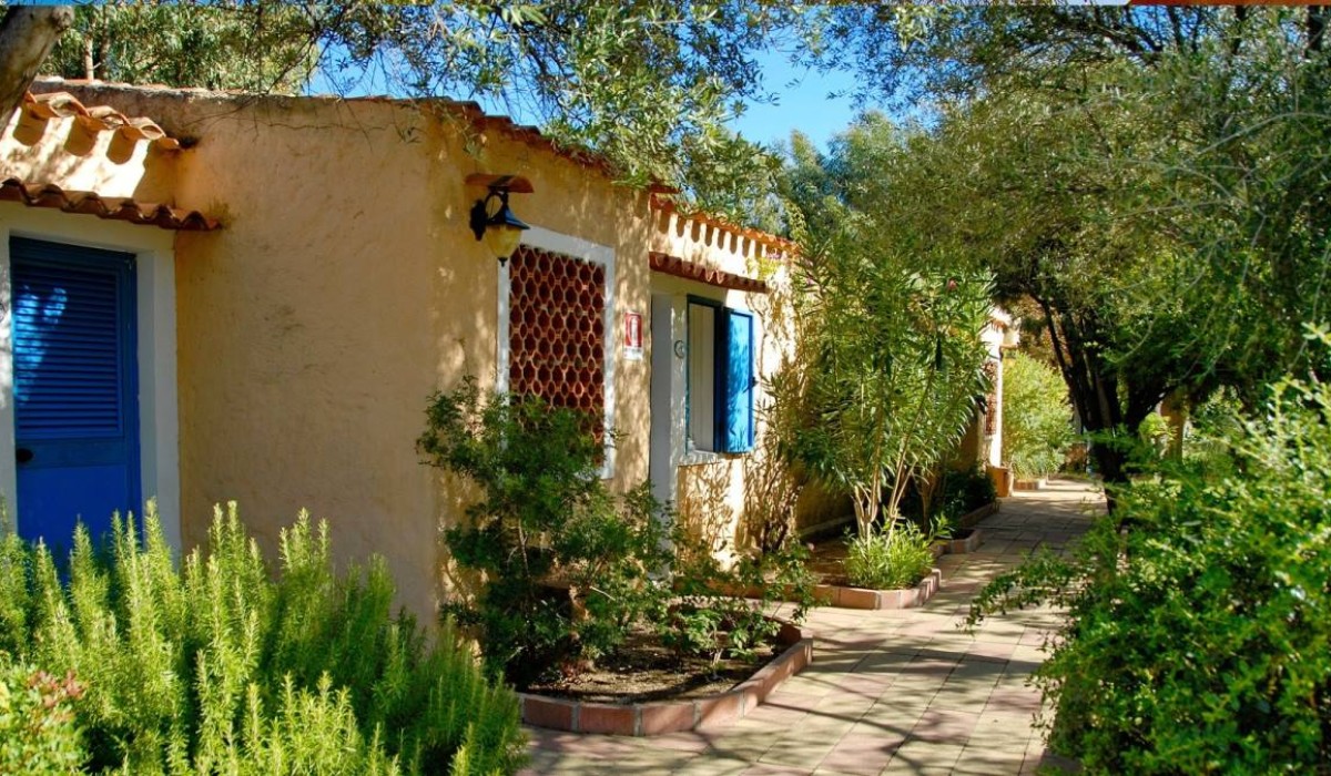 Bungalow Club Village