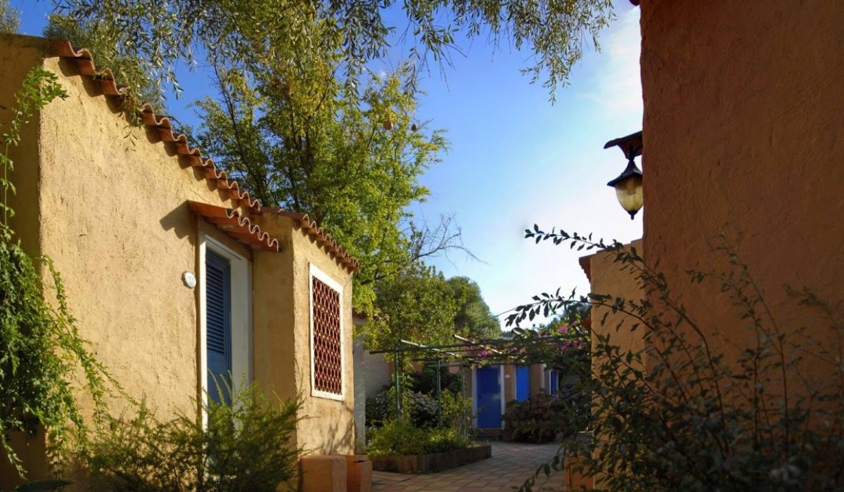 Bungalow Club Village