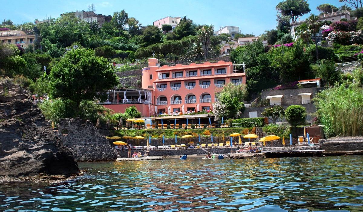 Strand Hotel Terme Delfini