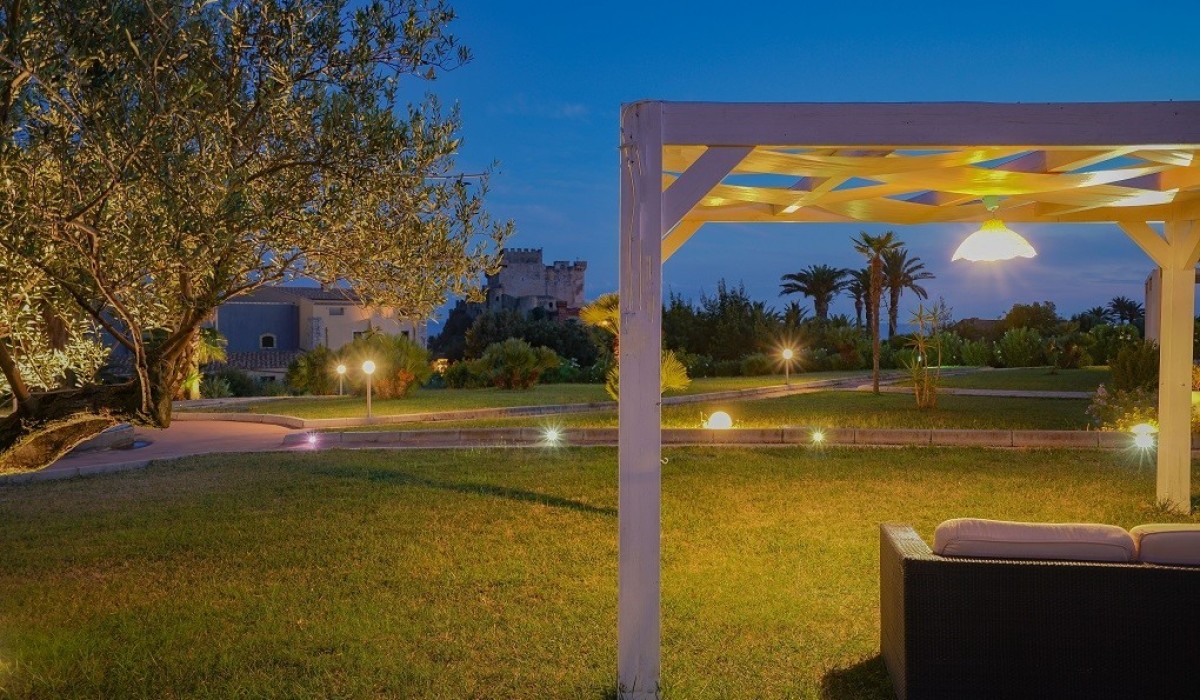 Falconara Resort - Resort garden in the evening