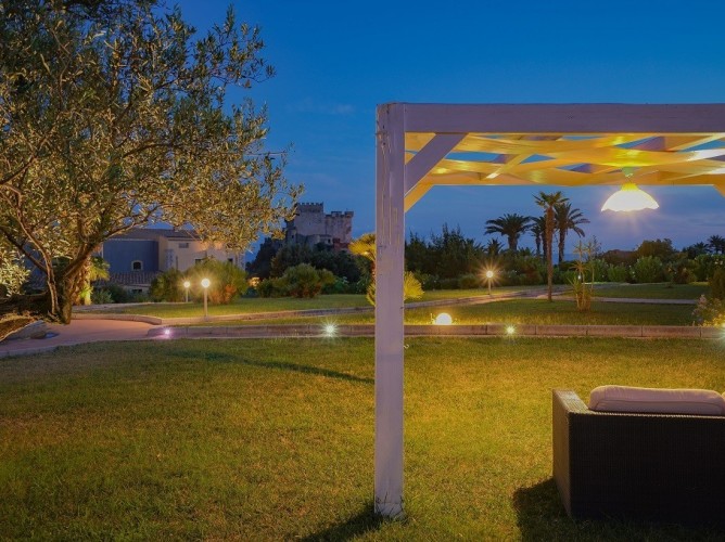 Falconara Resort - Resort garden in the evening