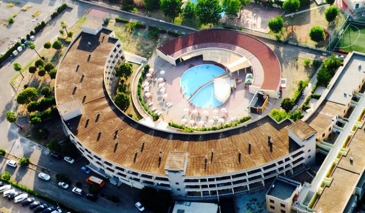 Meta Residence Hotel