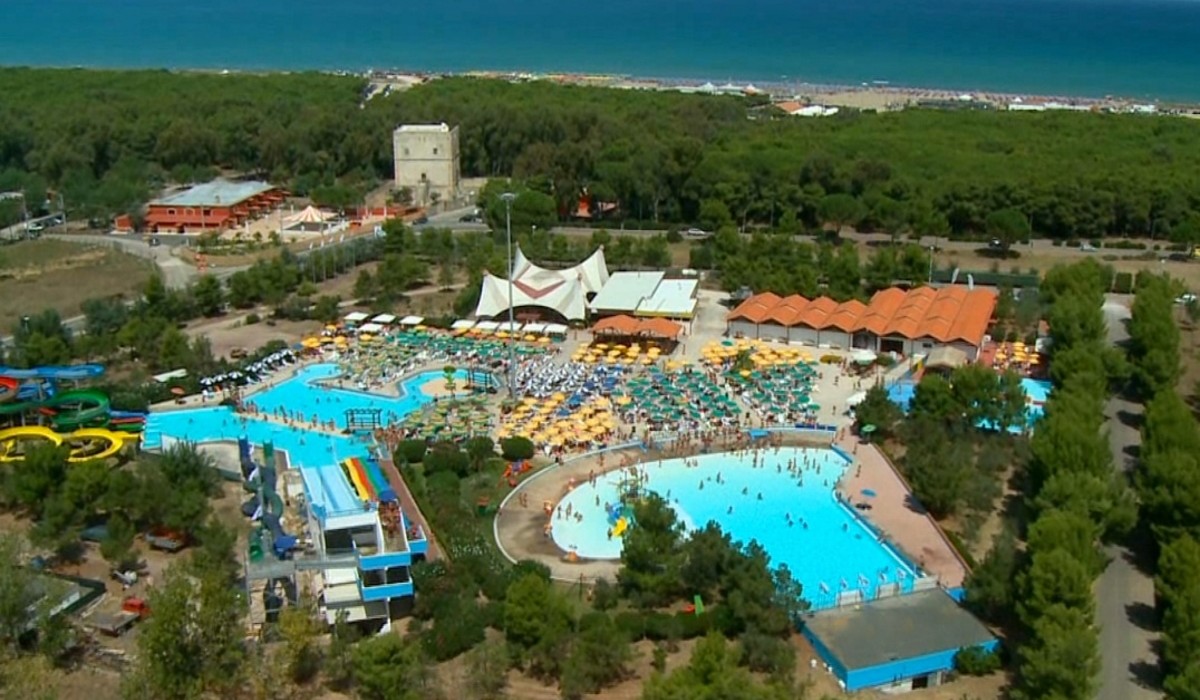 Albatros Village