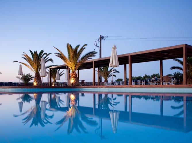 Formula Roulette Forever Summer - Forever Summer Resort swimming pool details