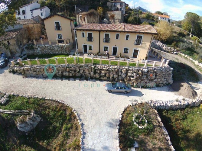 Borgo Donna Teresa - Borgo Donna Teresa structure