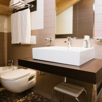 Lake Hotel La Pieve classic double bathroom