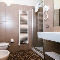 Lake Hotel La Pieve bathroom standard double room