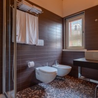Hotel Lake La Pieve bathroom