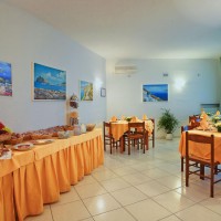 Hotel La Luna breakfast room
