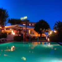 Hotel La Luna night swimming pool