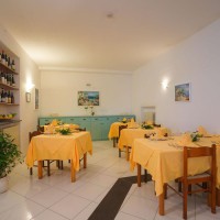 Hotel La Luna restaurant details
