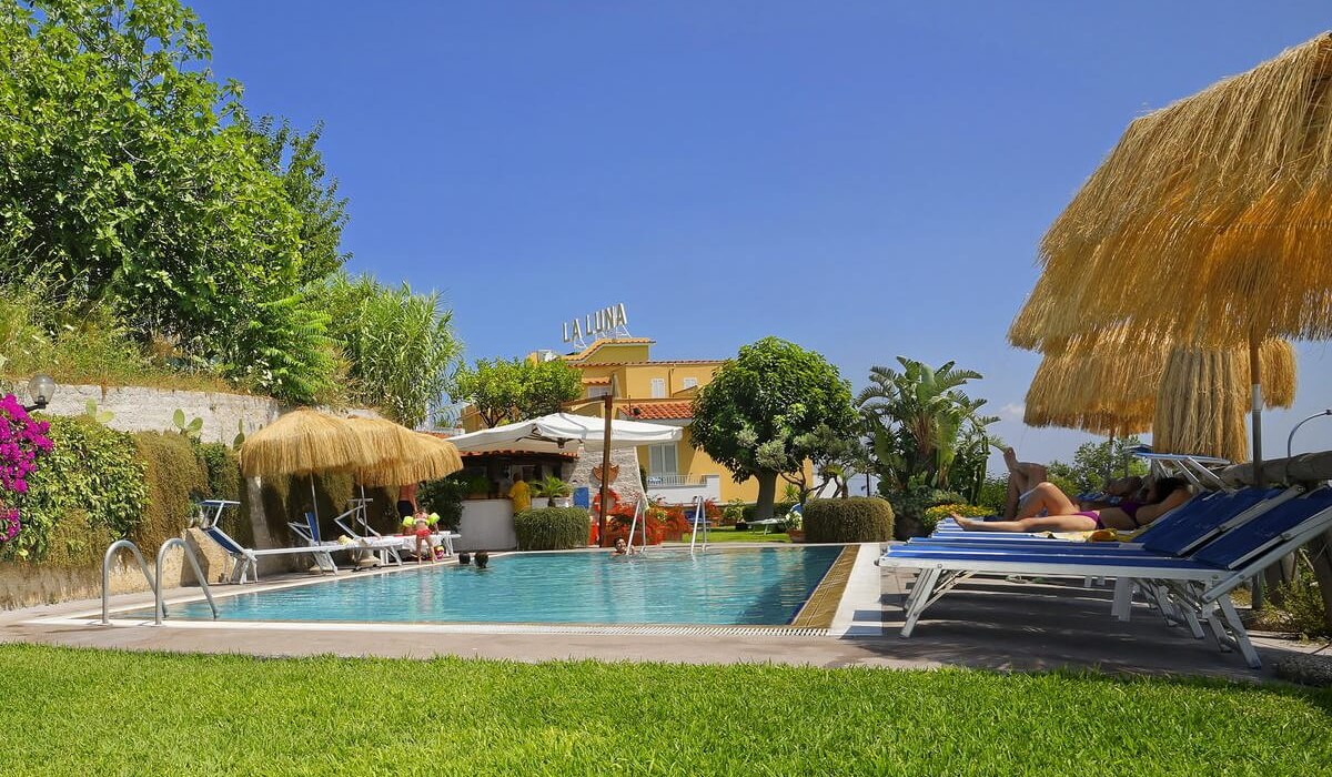 Hotel La Luna - Hotel La Luna by the pool