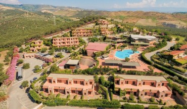 Porto Rhoca Village