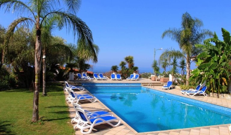 Hotel Arenas - Hotel Arenas swimming pool