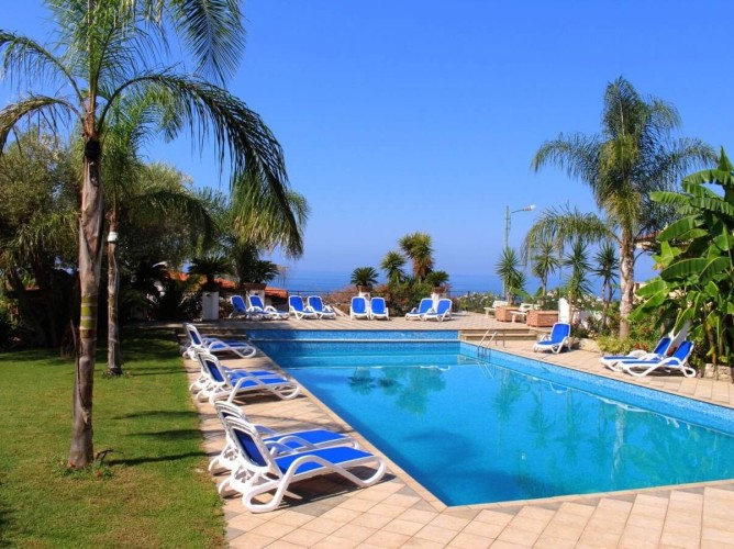 Hotel Arenas - Hotel Arenas swimming pool