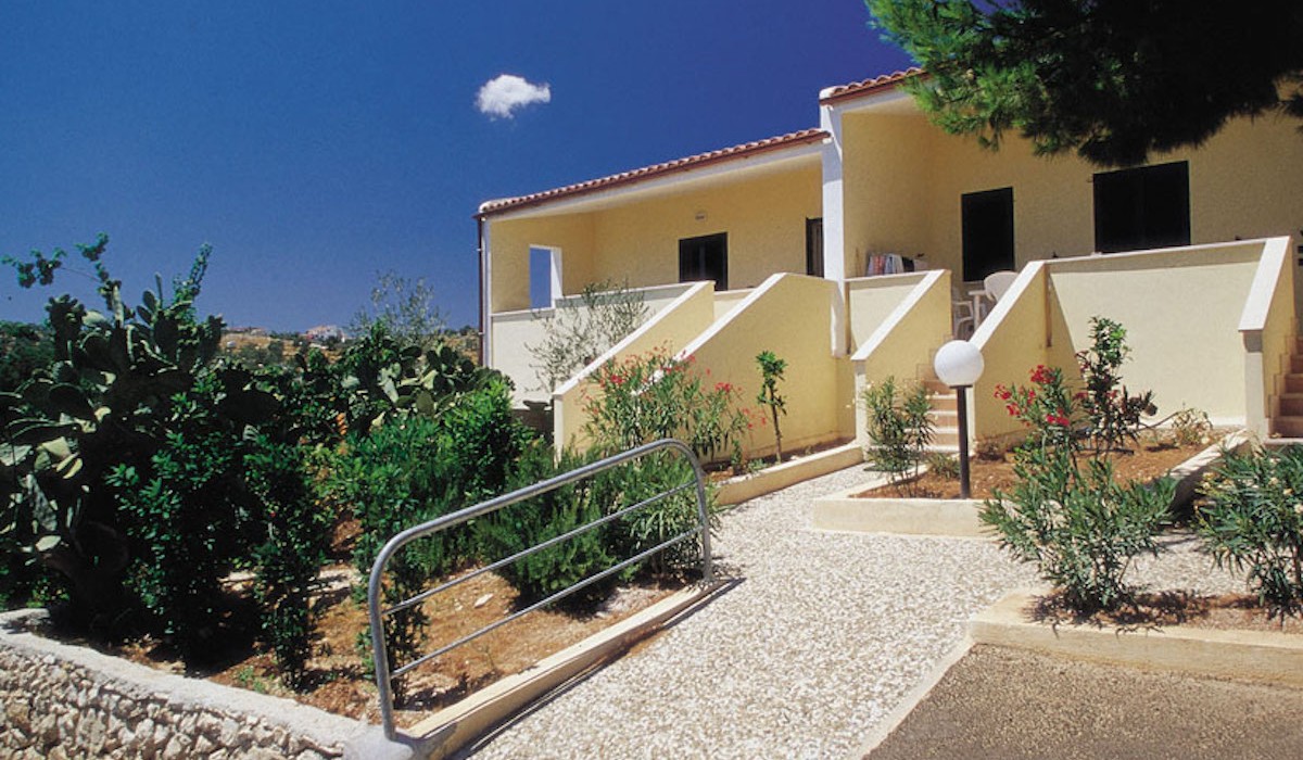 Villaggio Turistico Defensola