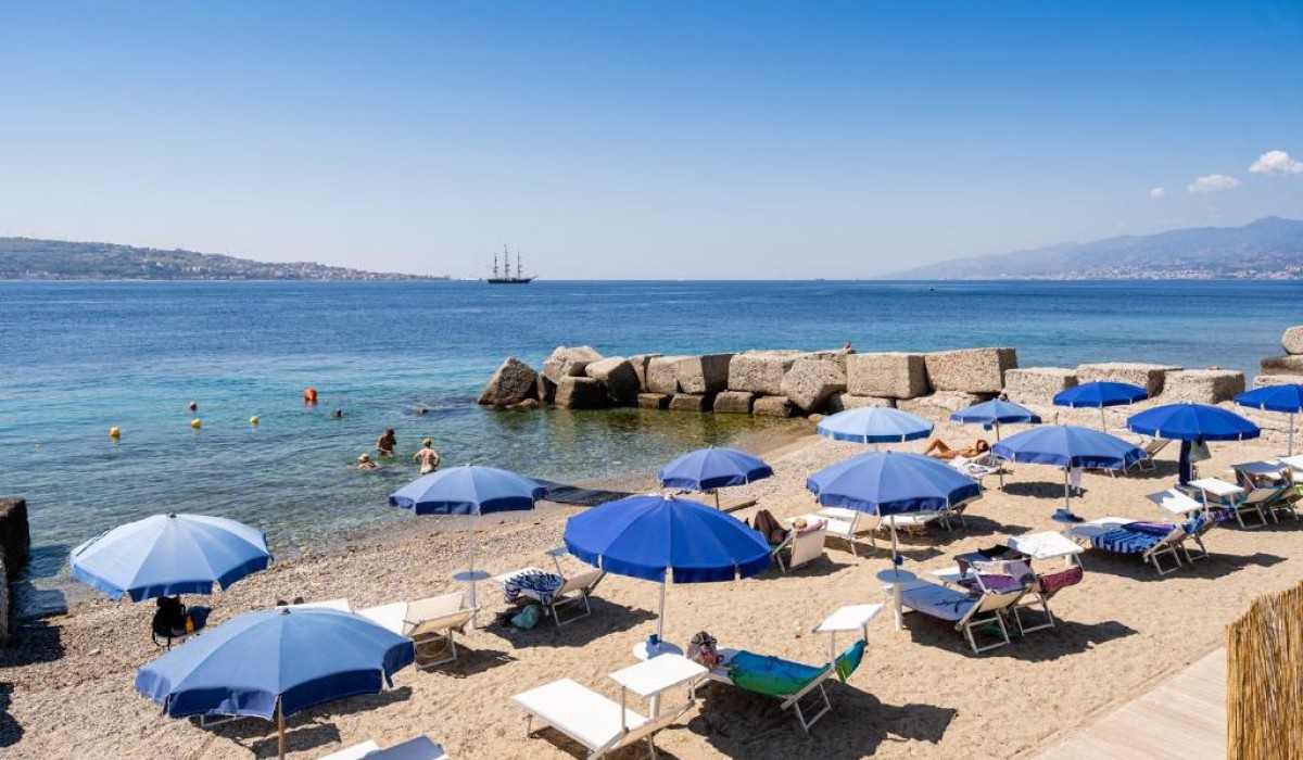 Capo Peloro Hotel