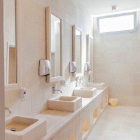 Barone di Mare service bathrooms