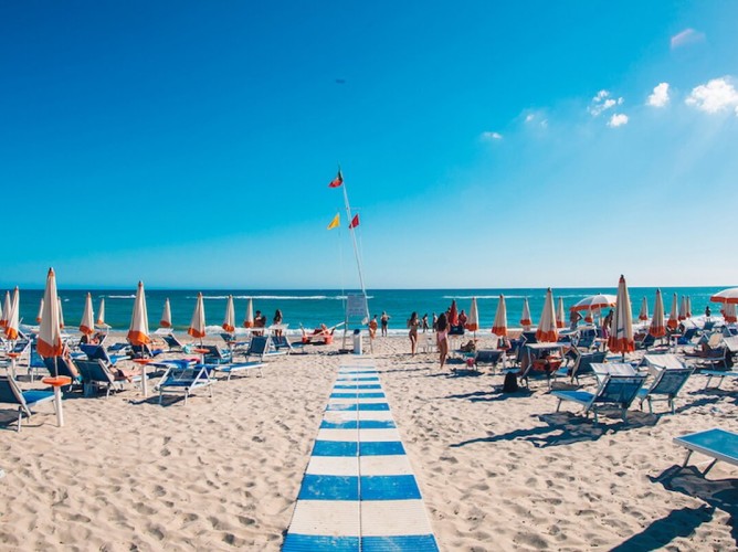 MClub Lipari - Walkway leading to the Resort's beach