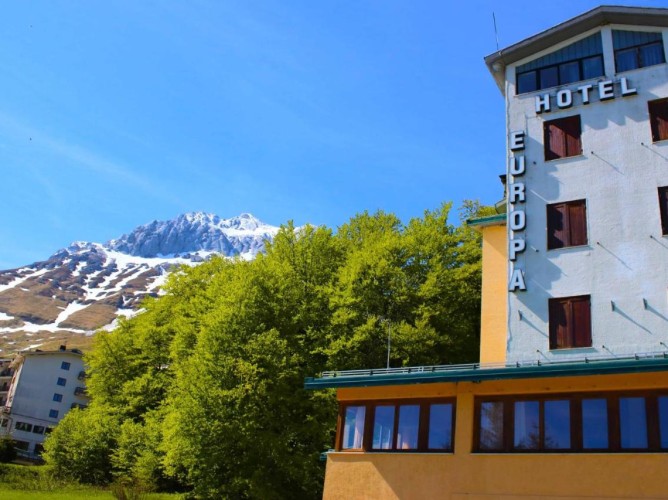 Apulia Hotel Europa Gran Sasso - Exterior view and structure signs