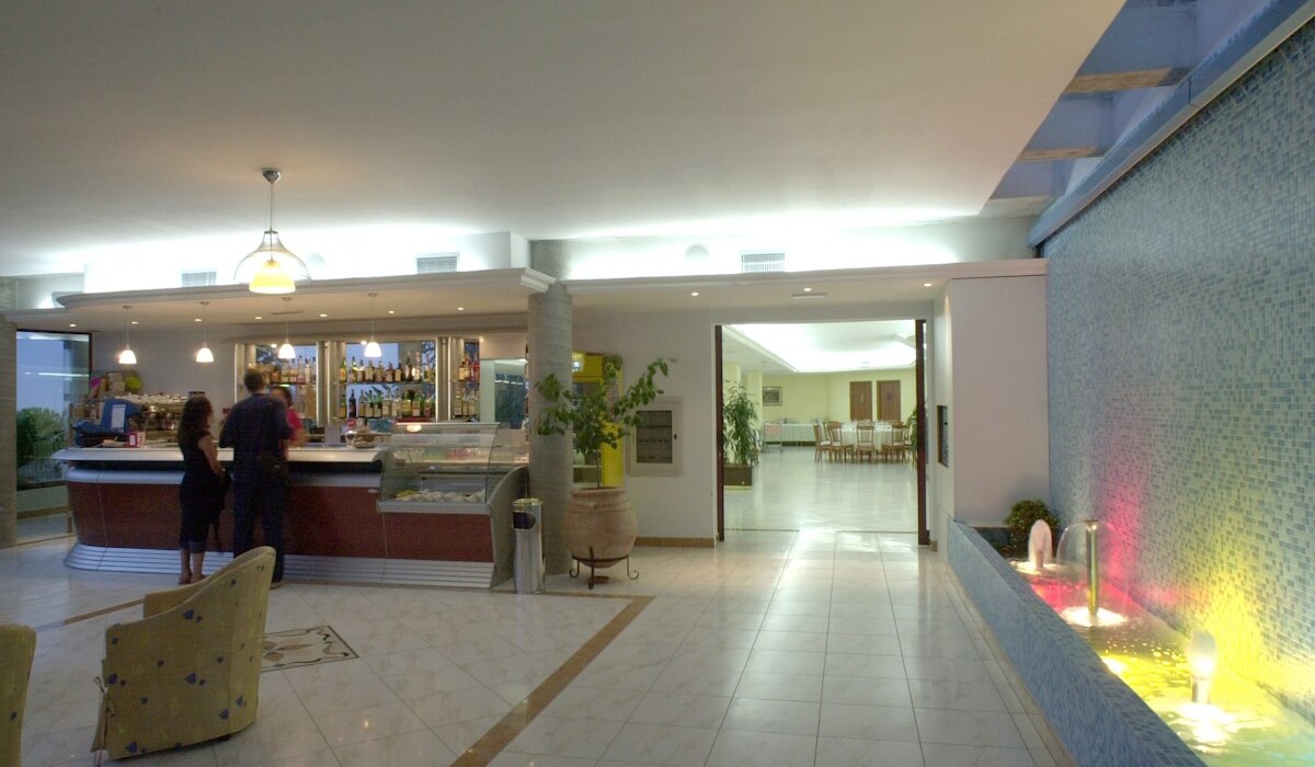 Apulia Residence Silvi Marina - Hall and Bar of the structure with panoramic sea view