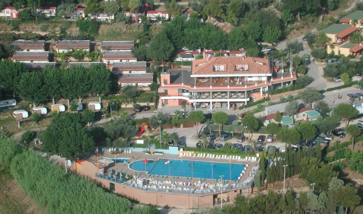 Apulia Hotel Europe Garden Residence - Frontal view of the structure seen from the drone