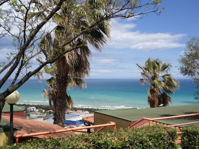 Apulia Hotel Europe Garden Residence - Sea view from the bungalows of the structure