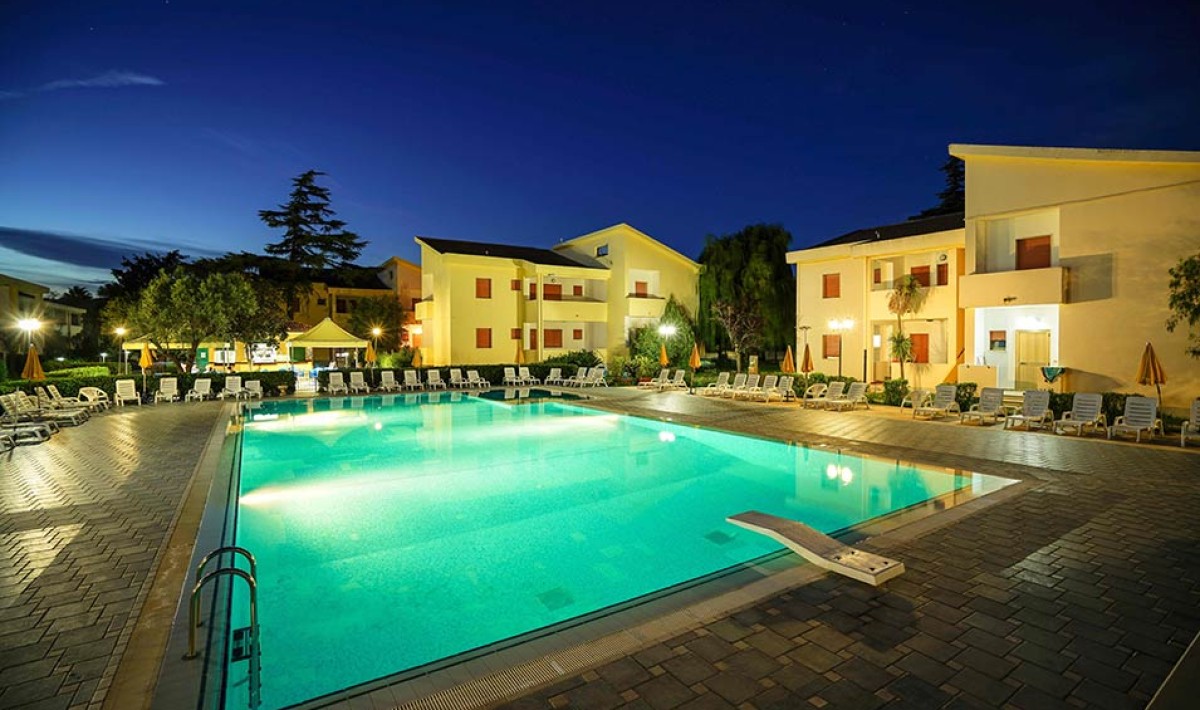 Apulia Residence Sellia Marina - Night View by the Pool