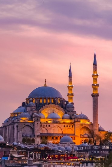 Süleymaniye Mosque in Istanbul at sunset