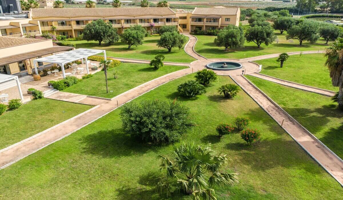 Falconara Resort - Resort garden