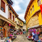 Bursa city center with pedestrian streets, traditional cafés, lively bazaars, and Ottoman architecture: an authentic blend of history and modernity in this historic Anatolian city.