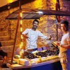 In Kusadasi, Turkey, street food is one of the must-try culinary experiences. Among the most popular specialties are stuffed mussels, sold by street vendors along the roads and in local markets