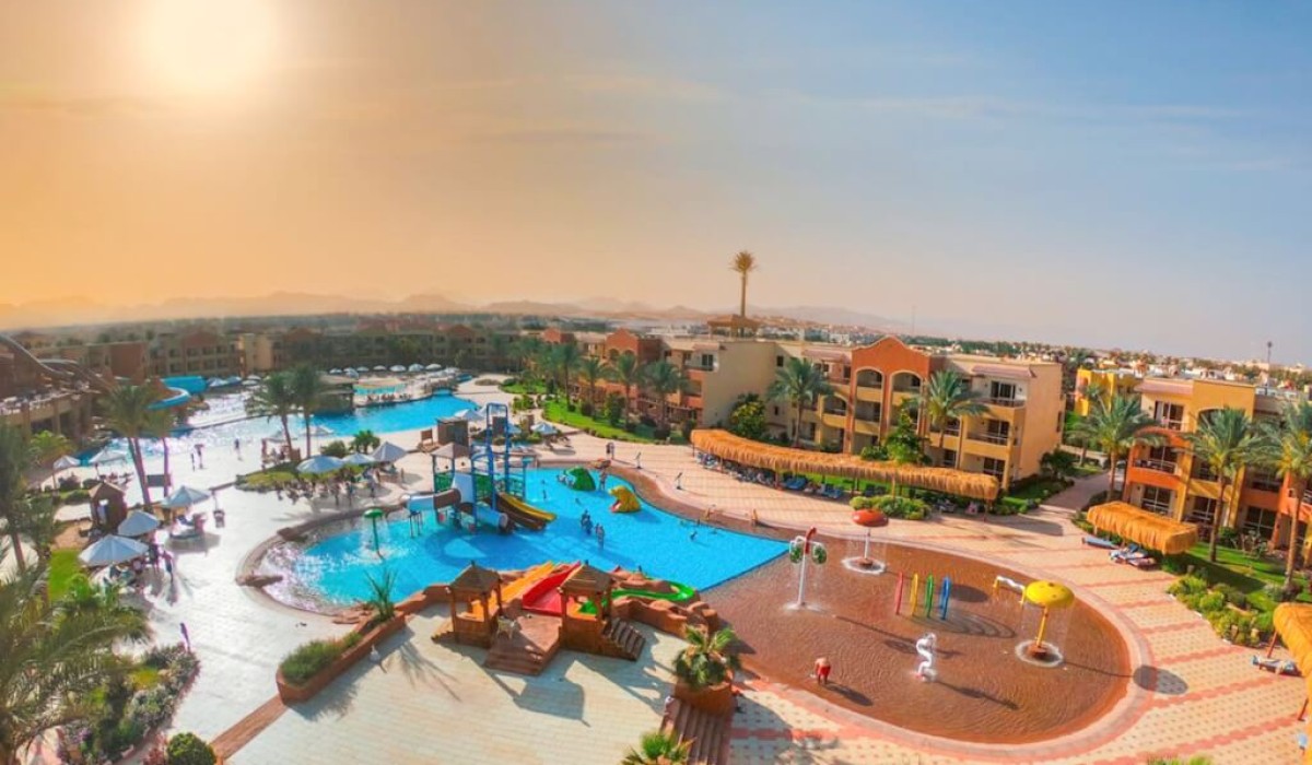 Royal Regency Club - Ultra All Inclusive - The Royal Regency Club features a Mediterranean-style main entrance, located in the beautiful Nabq Bay.