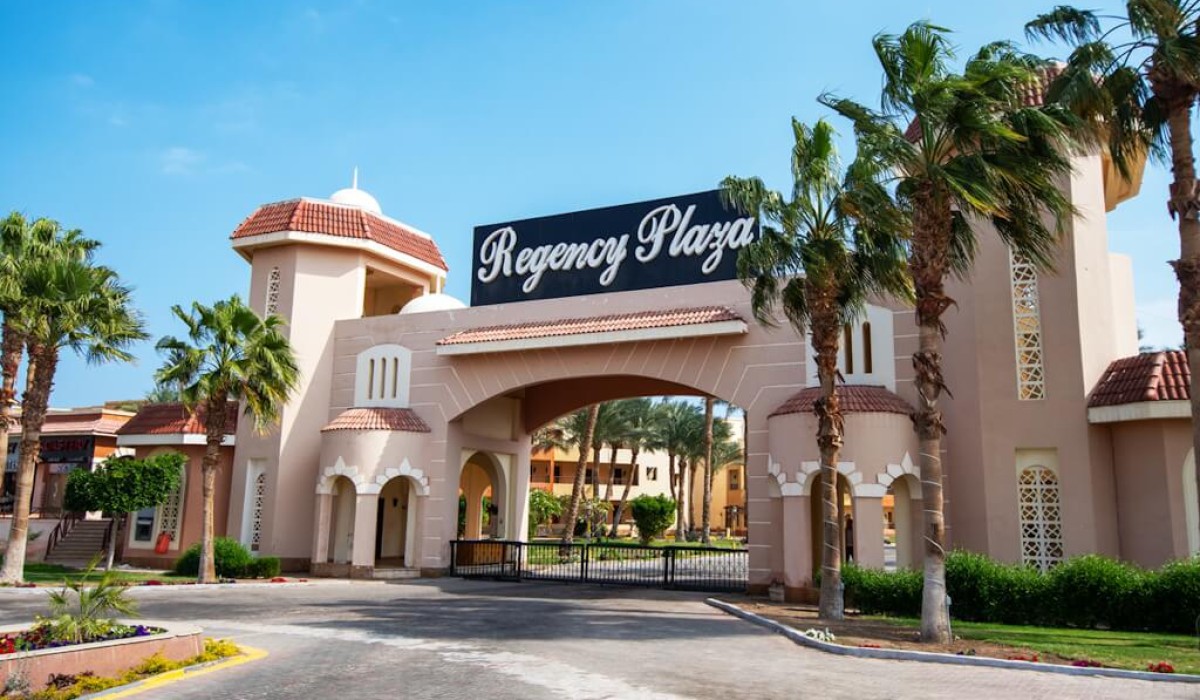 Royal Regency Club - Ultra All Inclusive - The Royal Regency Club features a Mediterranean-style main entrance, located in the beautiful Nabq Bay.
