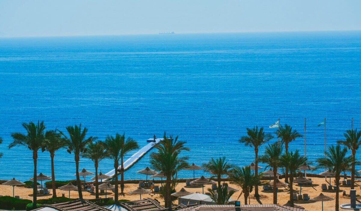 Queen Sharm Resort - Queen Sharm Resort: View of the Beach, Coves, and Diving Pier