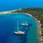 Pabuç Burnu is a charming tourist attraction located in the picturesque city of Bodrum, in the Muğla Province. This beautiful coastal area is renowned for its breathtaking views and the peaceful atmosphere that surrounds it