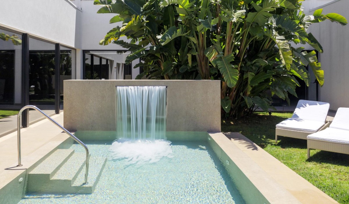 Mangia's Torre del Barone Resort - Hot tub at the SPA&Wellness center with sunbeds