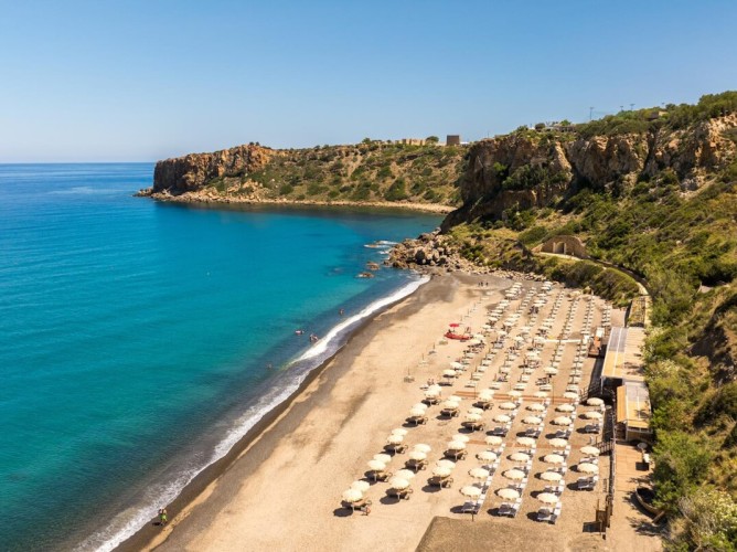 Mangia's Pollina Resort - beach