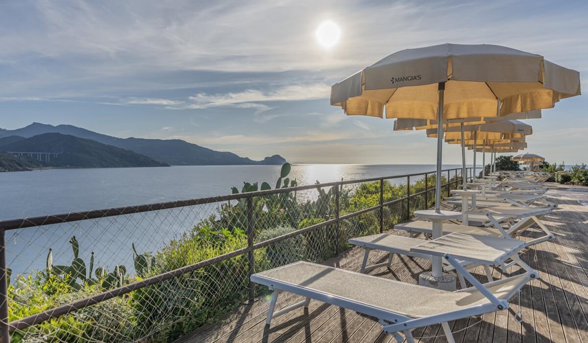 Mangia's Pollina Resort - sun terrace