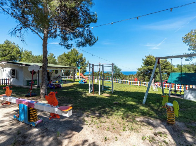 Mangia's Pollina Resort - children's play area